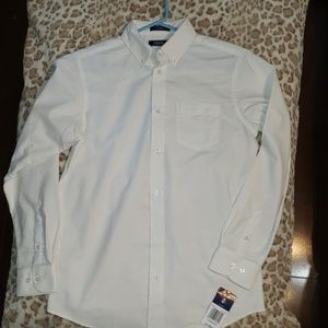 Boys NWT IZOD Long sleeve button down.